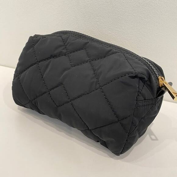 Last 1‼️ NWT MARC JACOBS M0011326 QUILTED COSMETIC CASE - Picture 2 of 13